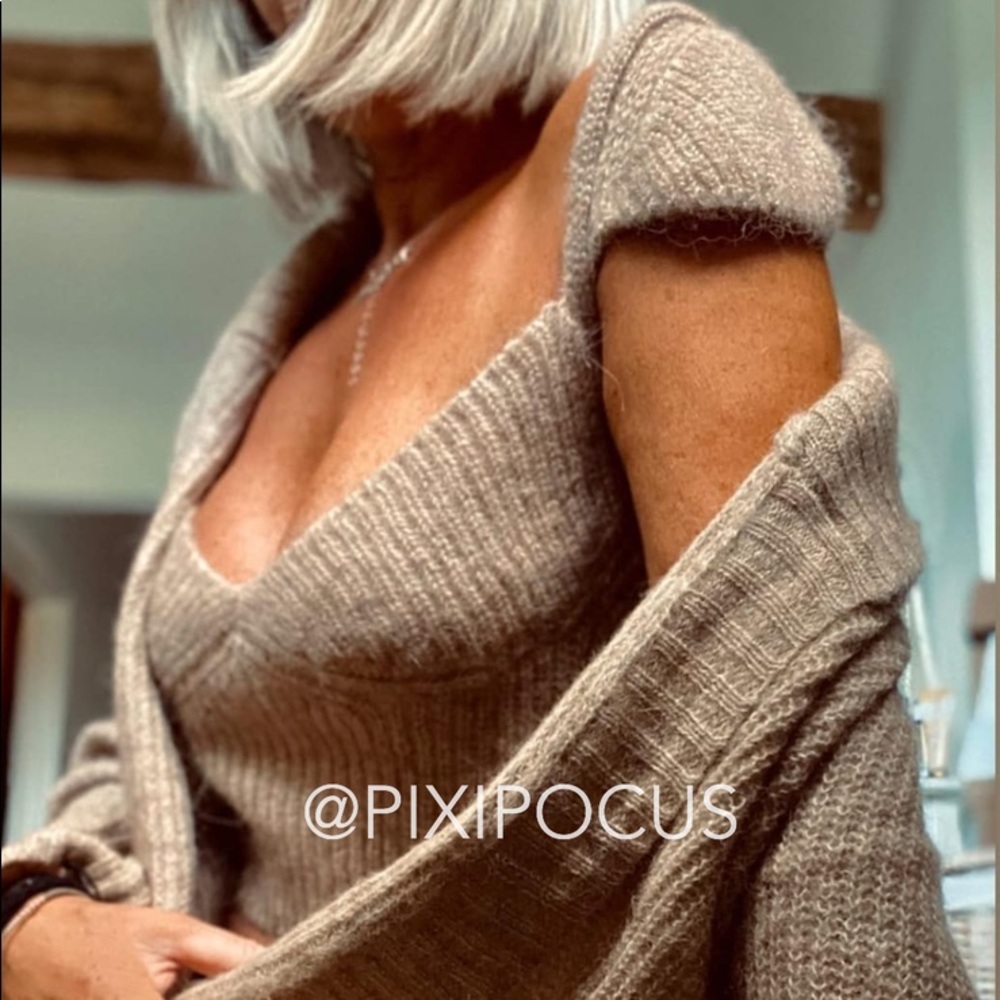 X - Picture 4 of 12